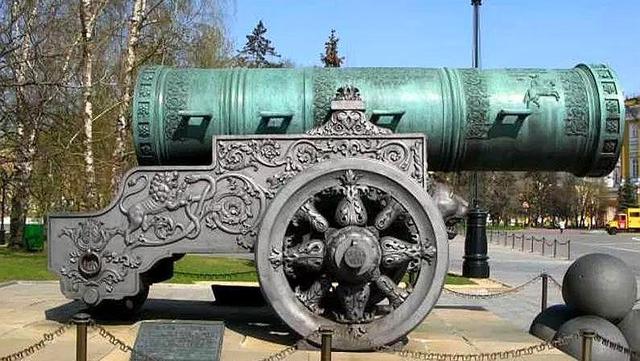 二战德国超重型火炮——卡尔臼炮